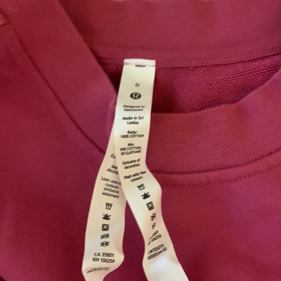 LULULEMON RARE PERFECTLY OVERSIZED CREW PINK LYCHEE - Picture 3 of 6